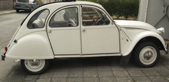 Citroën 2CV in einer Werkstatt im Raum Aachen