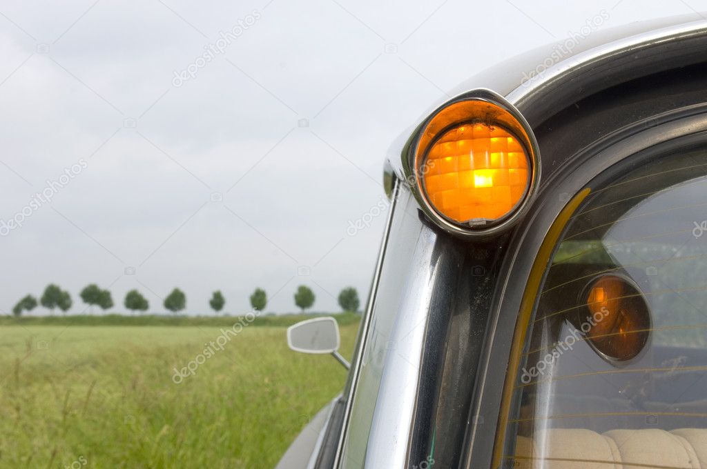 Französischer Oldtimer in der Werkstatt