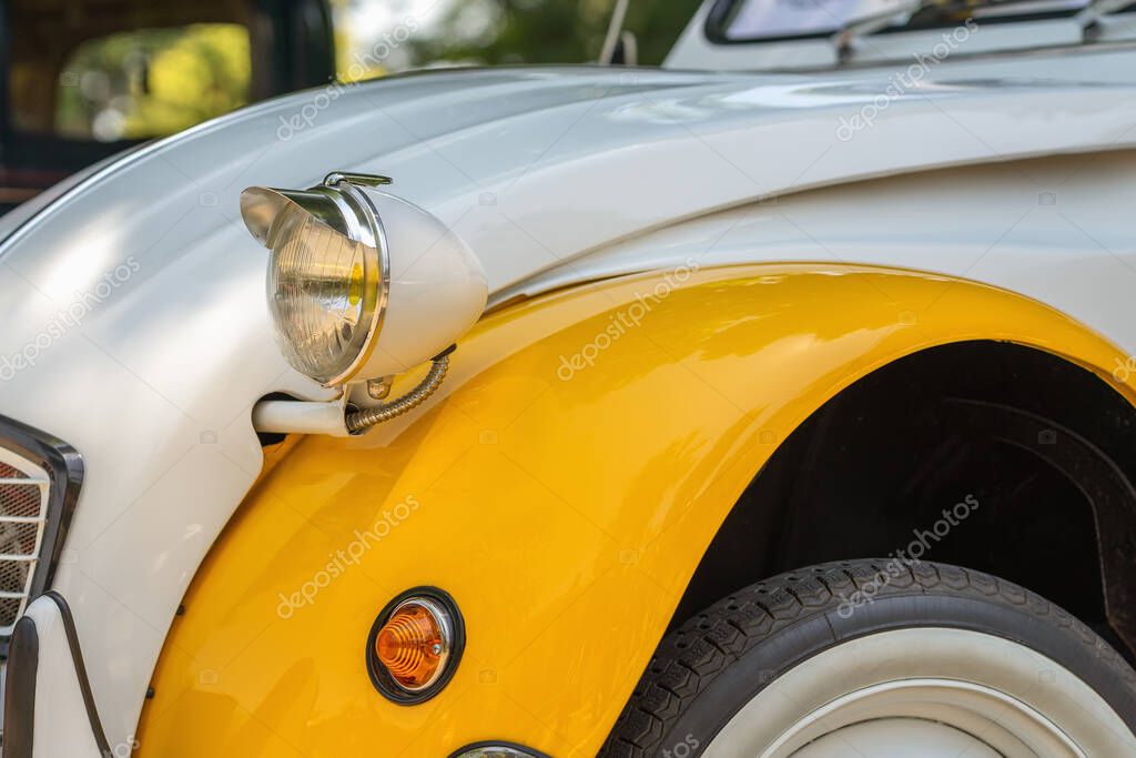 Citroën 2CV als gepflegter Oldtimer
